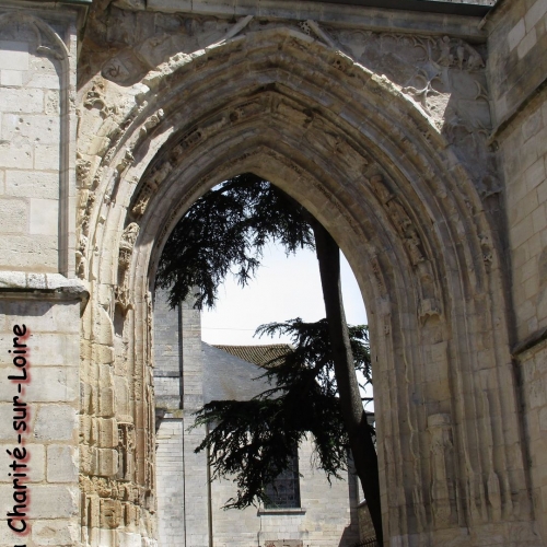 Portail ouest de l'église Notre-Dame