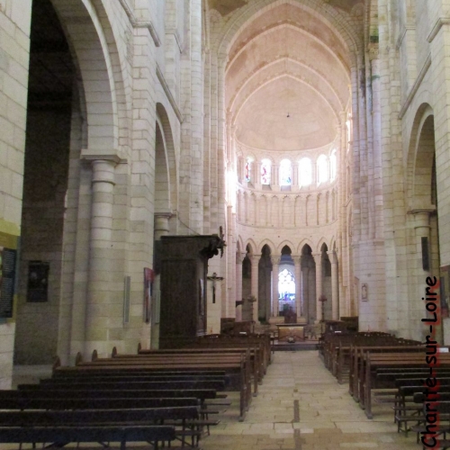 Nef de l'église Notre-Dame vue sur le chœur