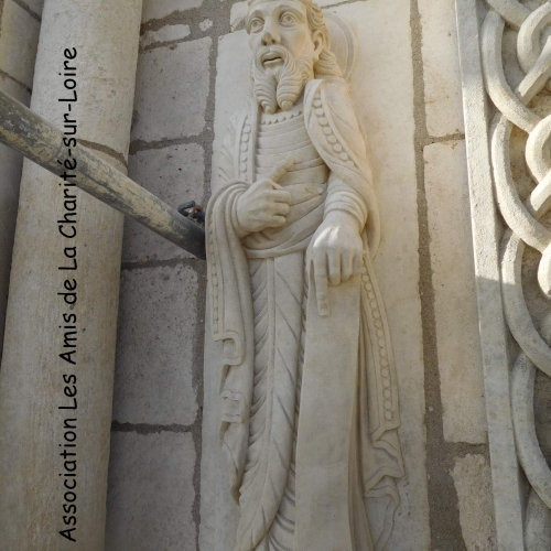 Statuaire sur le clocher des Bertranges